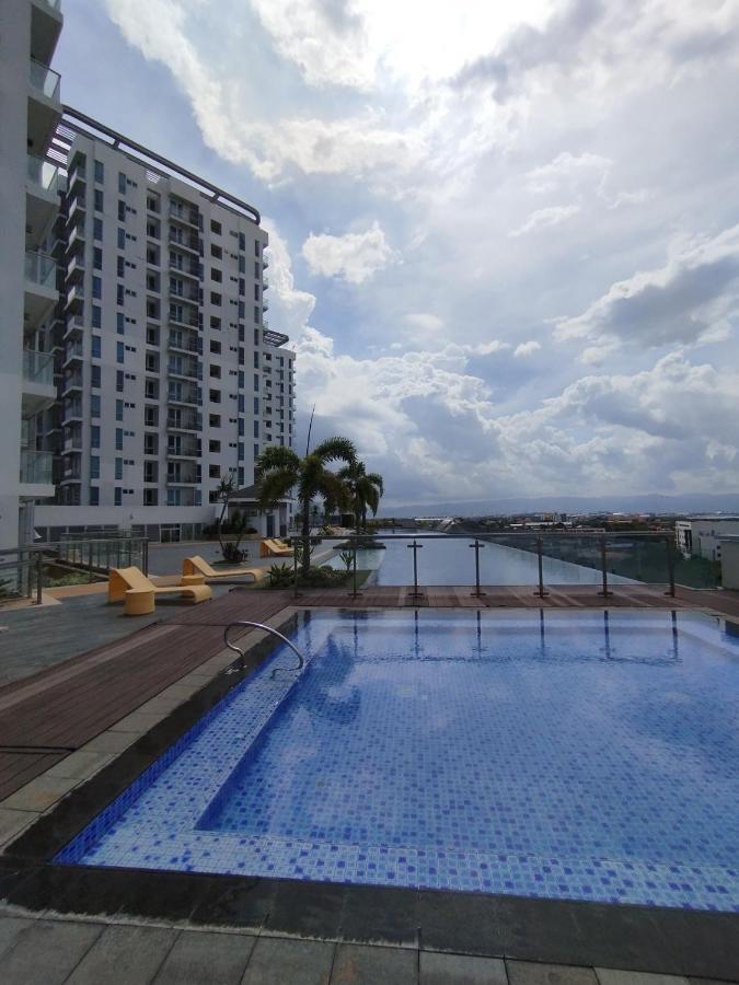 Mactan Newtown Seaview Condo By Fjcivo 麦克坦 外观 照片