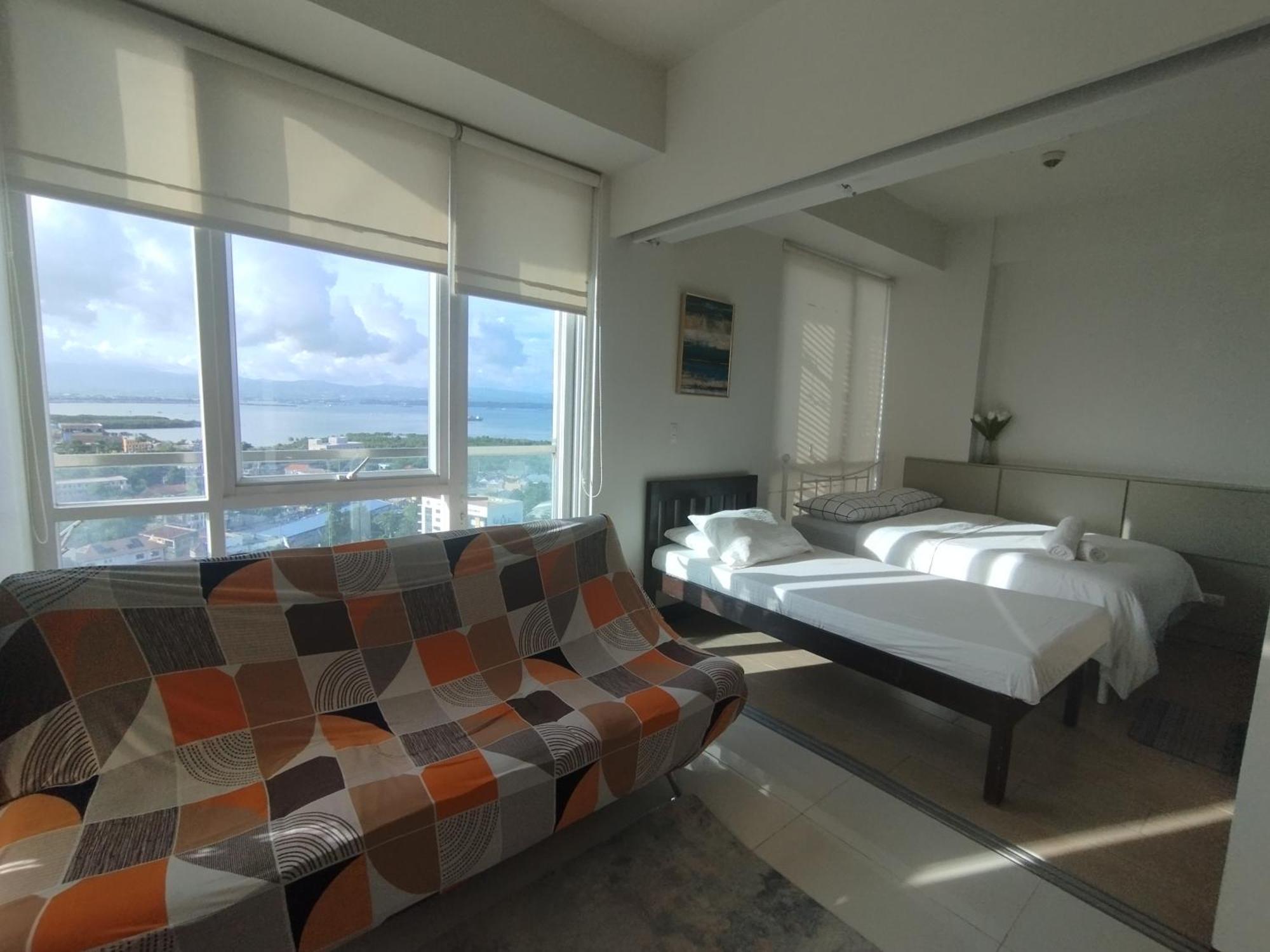 Mactan Newtown Seaview Condo By Fjcivo 麦克坦 外观 照片